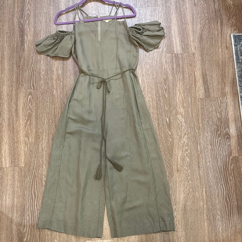 Elegant Olive Green Linen Gianni Bini Jumpsuit